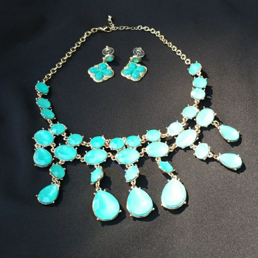 Necklace & earrings